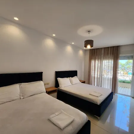 Luxury Ξενοδοχείο με διαμερίσματα *
