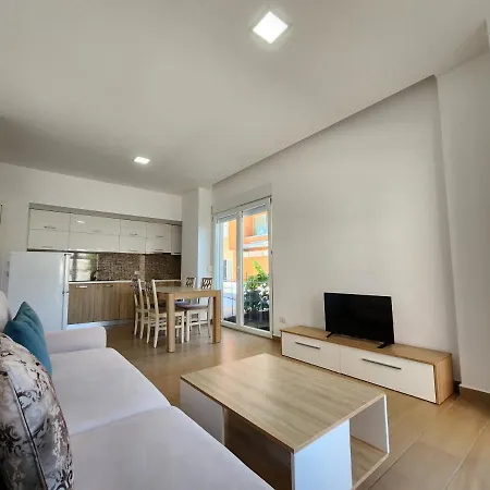 Luxury Ξενοδοχείο με διαμερίσματα *