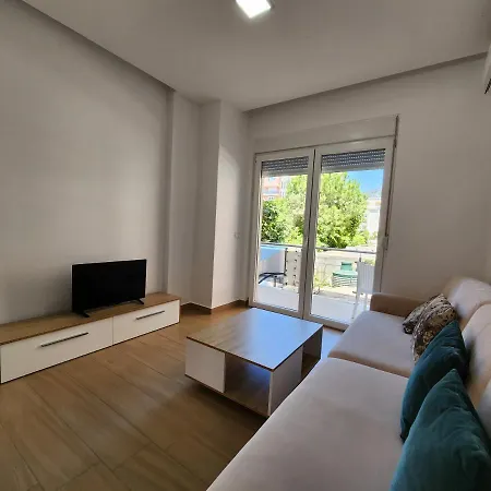 Luxury Ξενοδοχείο με διαμερίσματα *