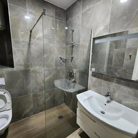 Luxury * Lezhë